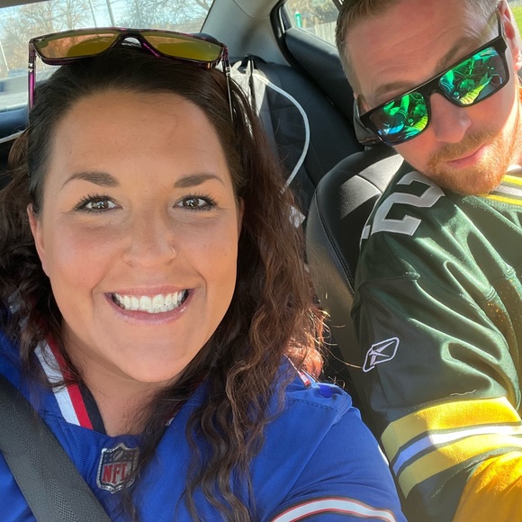 Meet your Posher, Jena - Picture 2 of 2